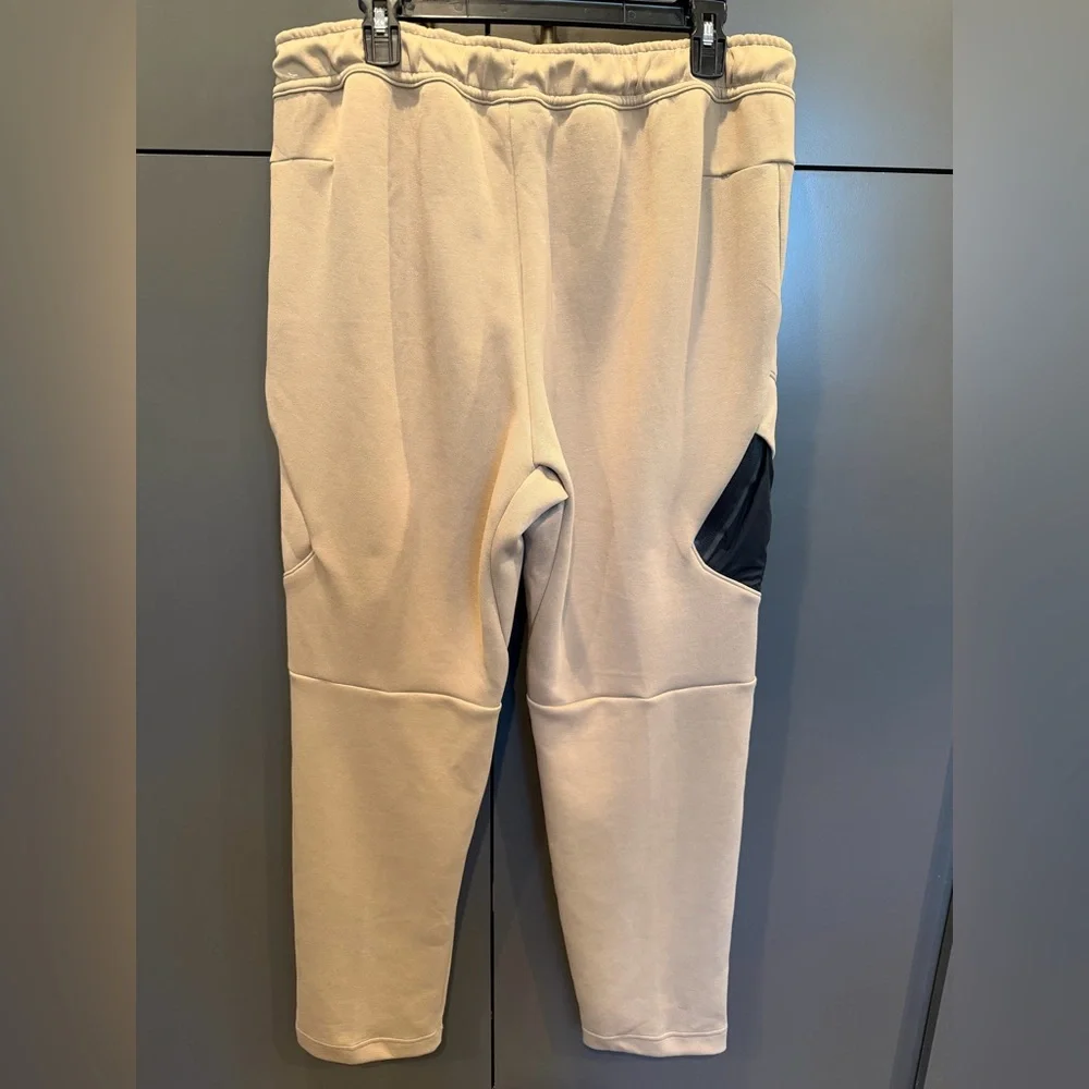 Nike Men's Sportswear Tech Fleece Beige Khaki Utility Pants Size XL